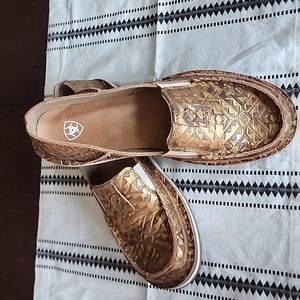 Womens 8B copper cruisers